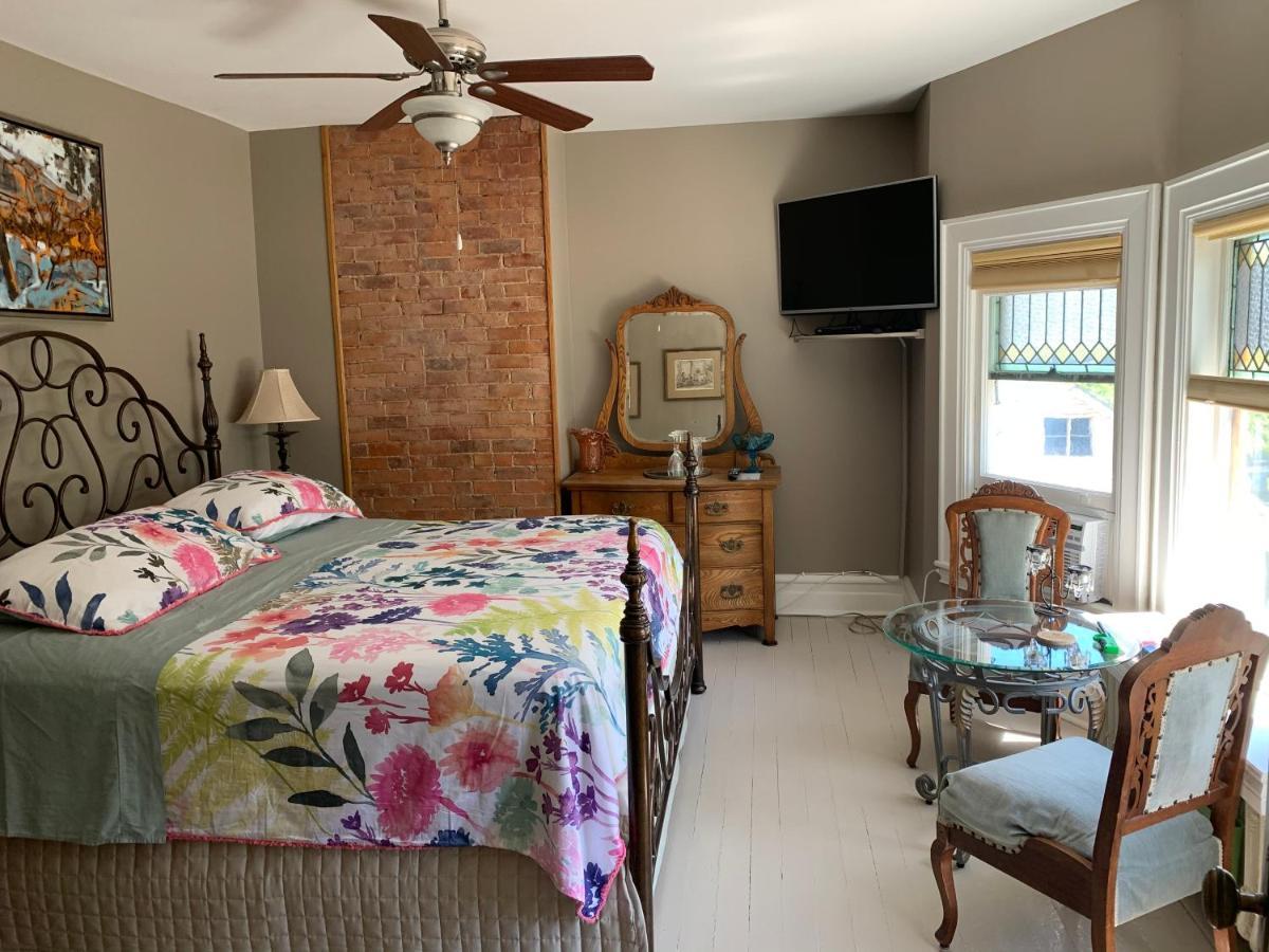 Green Oaks B&B Niagara-on-the-Lake ภายนอก รูปภาพ