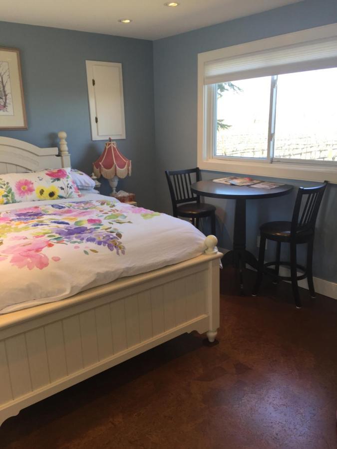 Green Oaks B&B Niagara-on-the-Lake ภายนอก รูปภาพ
