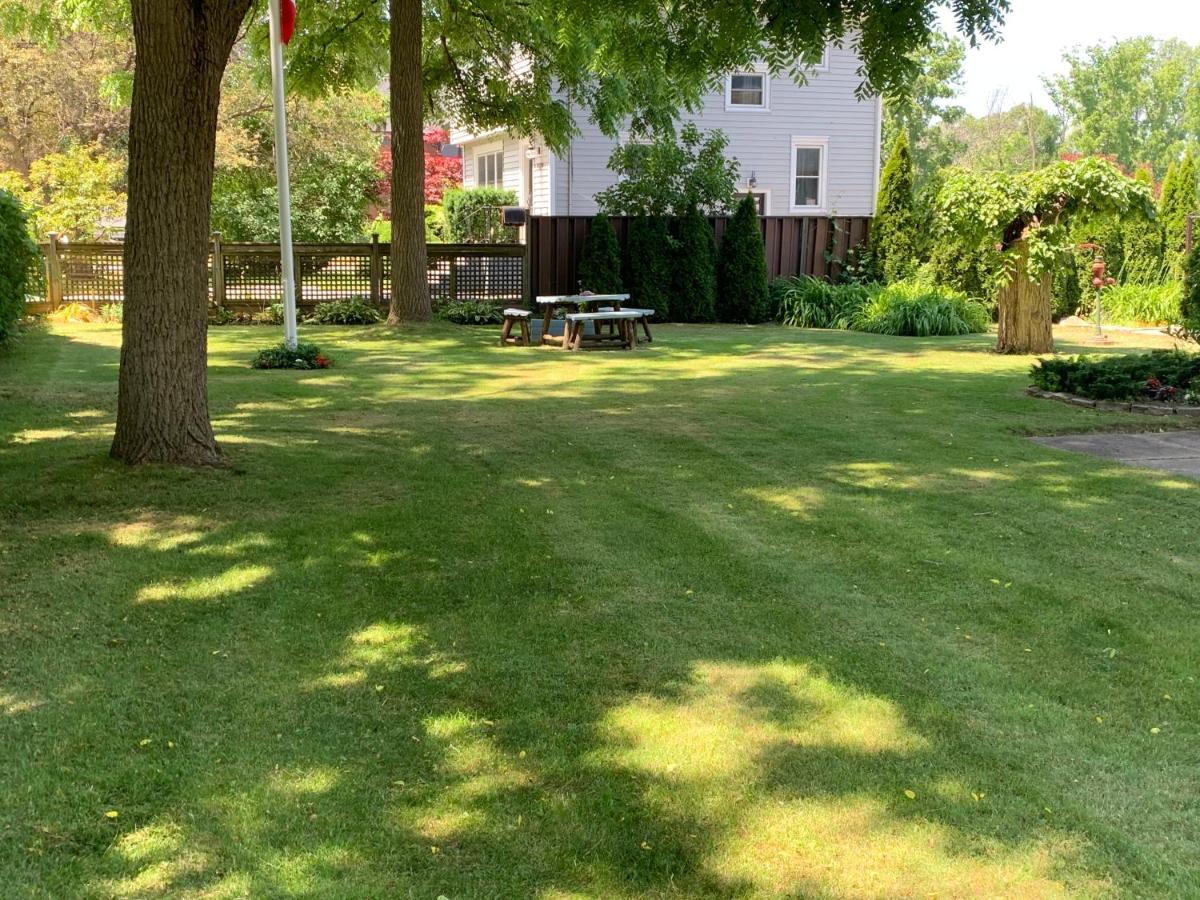 Green Oaks B&B Niagara-on-the-Lake ภายนอก รูปภาพ