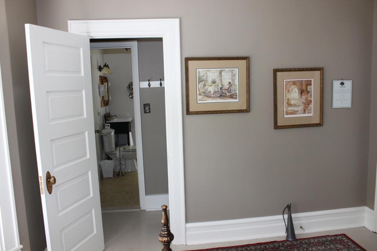 Green Oaks B&B Niagara-on-the-Lake ภายนอก รูปภาพ