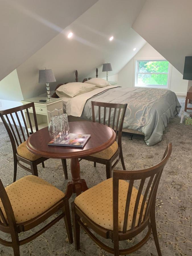 Green Oaks B&B Niagara-on-the-Lake ภายนอก รูปภาพ