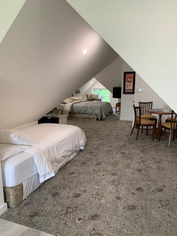 Green Oaks B&B Niagara-on-the-Lake ภายนอก รูปภาพ