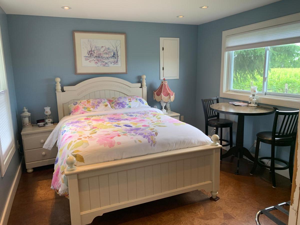 Green Oaks B&B Niagara-on-the-Lake ภายนอก รูปภาพ