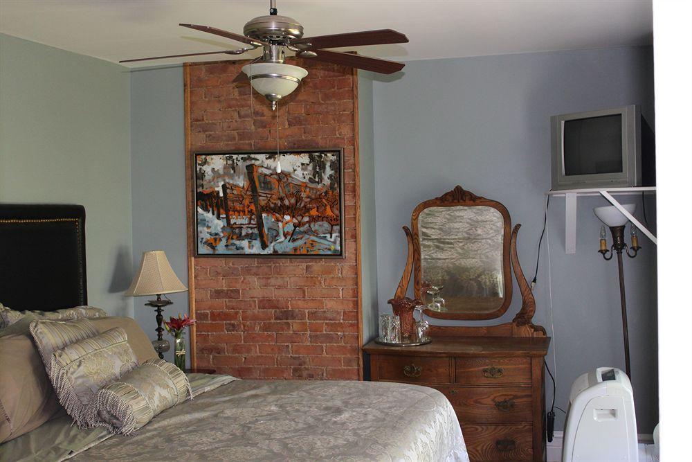 Green Oaks B&B Niagara-on-the-Lake ภายนอก รูปภาพ