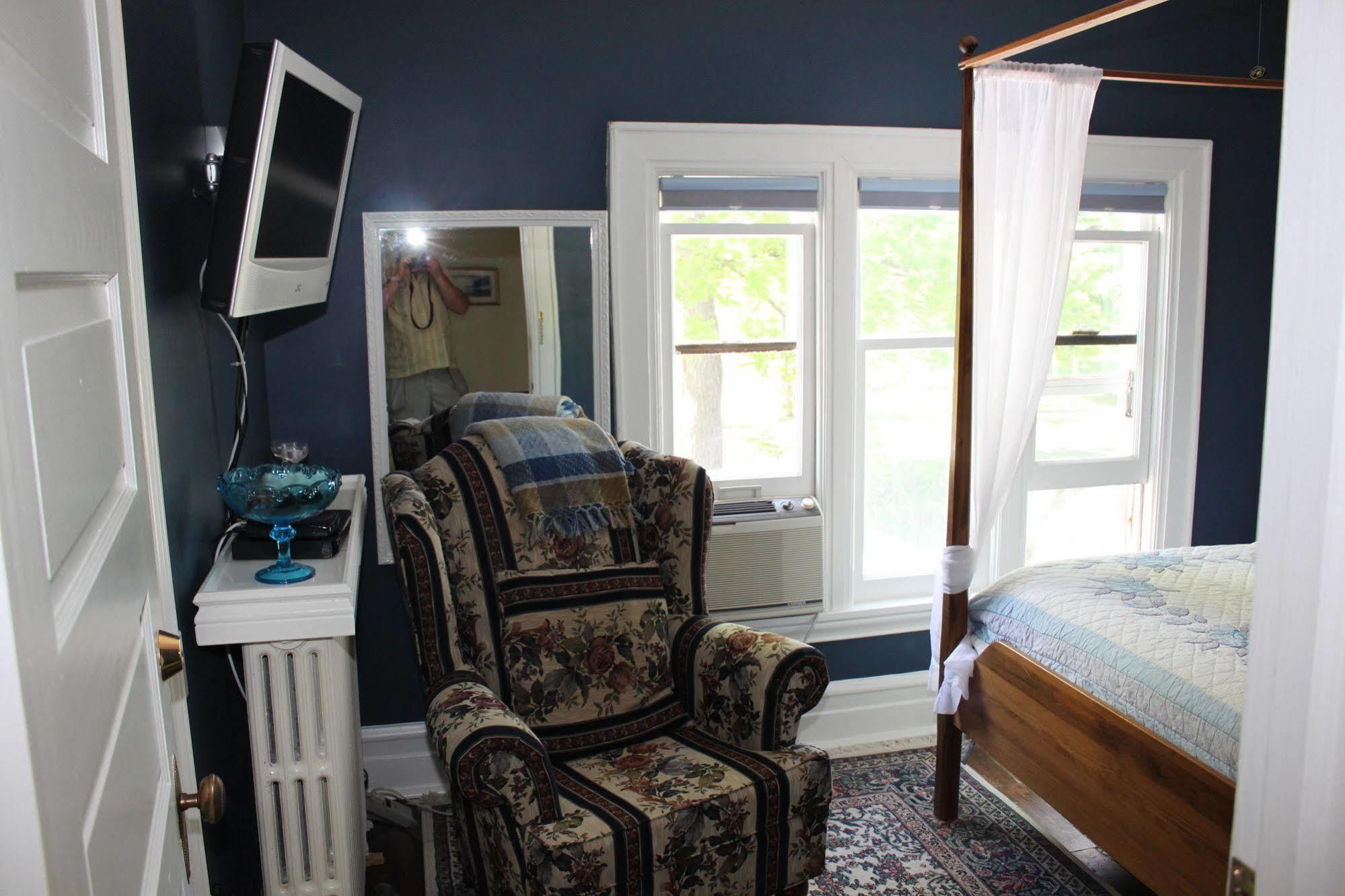 Green Oaks B&B Niagara-on-the-Lake ภายนอก รูปภาพ