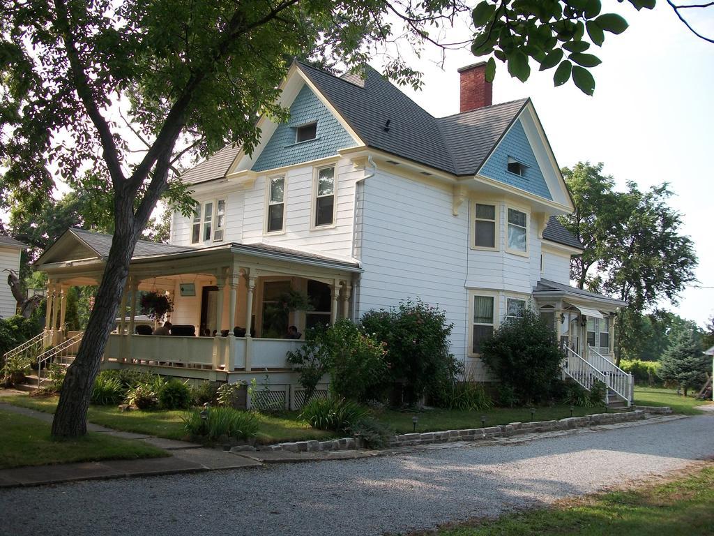 Green Oaks B&B Niagara-on-the-Lake ภายนอก รูปภาพ
